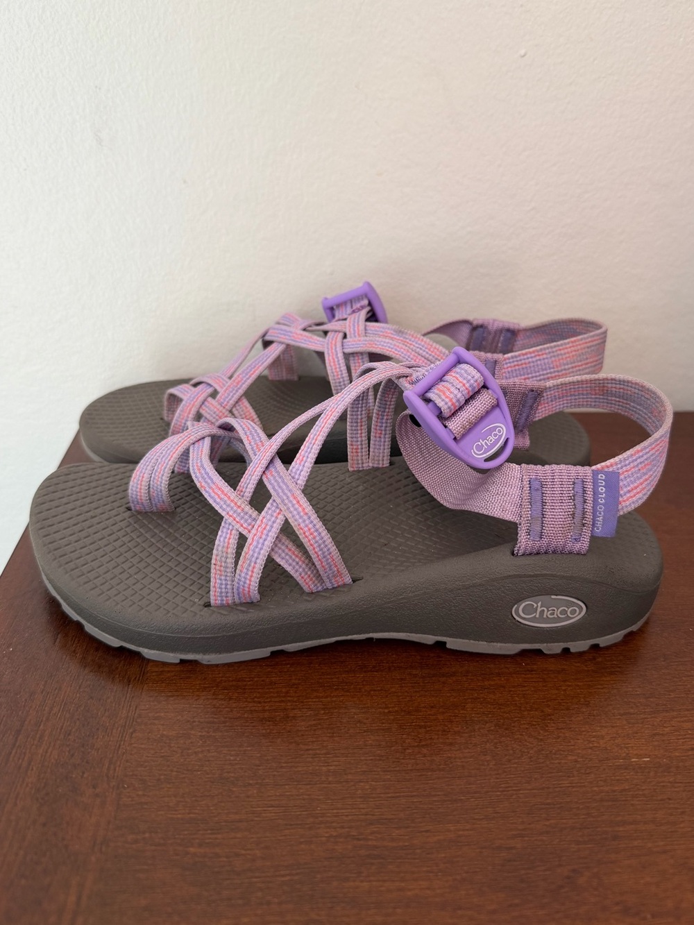 Chaco Womens Cloud Sandals - Size 6